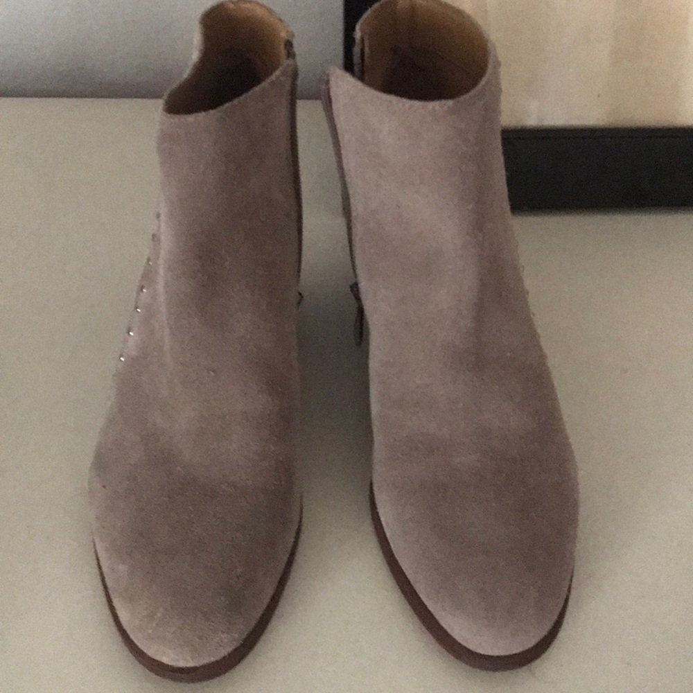 Franco Sarto suede boots in taupe with gems♥️